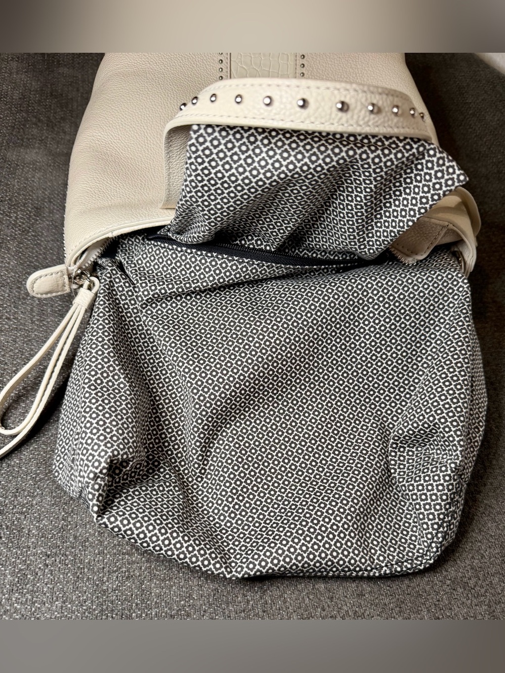 Brighton "Johnny Tall” Crème Leather & Croc embossed Convertible Crossbody Tote - Picture 11 of 12
